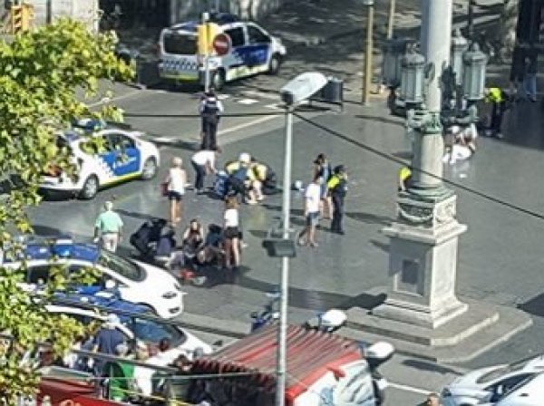 Теракт в Барселоне 17.08.2017: микроавтобус протаранил толпу людей, есть жертвы (ФОТО, ВИДЕО)
