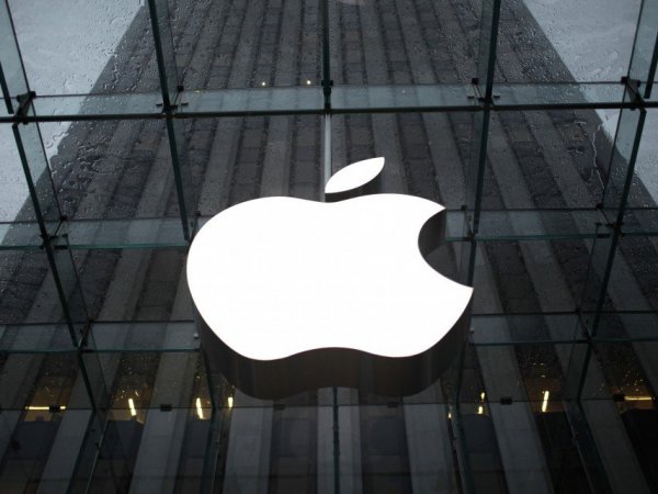 В Apple случайно рассекретили особенности нового iPhone 8