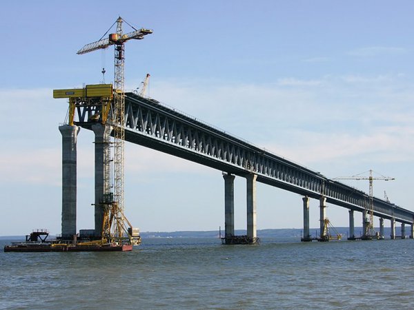 Киев объяснил, чем ему мешает строительство Крымского моста