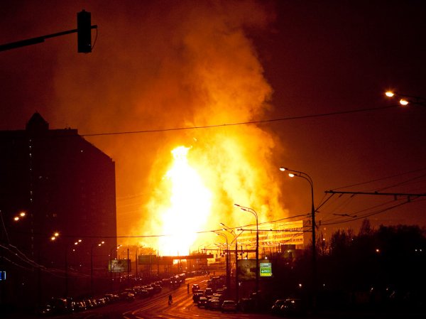 Пожар в Москве сейчас уже потушен: загорелся склад на территории 15 тысяч кв. метров (ВИДЕО)