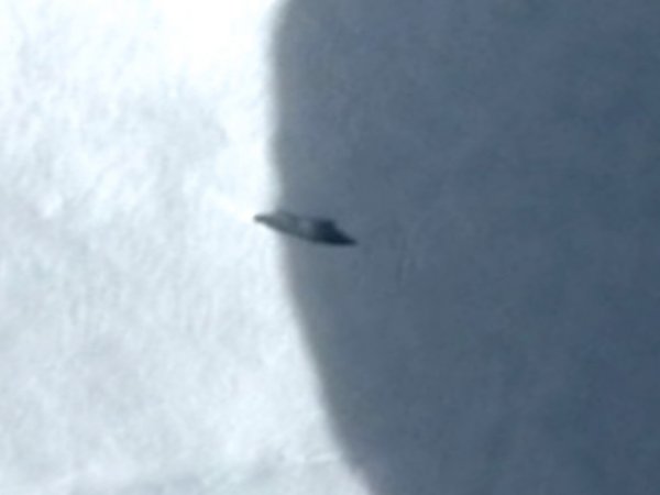 На YouTube появилось ВИДЕО с НЛО в небе над Антарктидой
