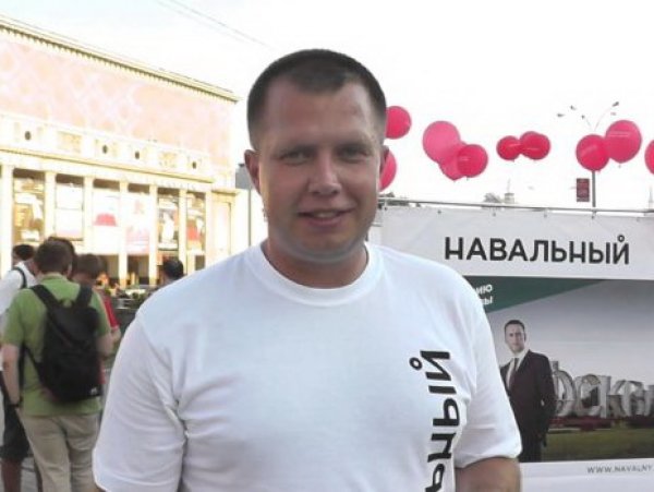 Избиение главы московского штаба Навального железной трубой попало на видео