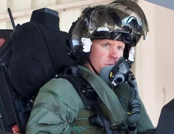 Герой РФ о разбившемся на СУ-27 пилоте ВВС США: "Я ему говорил, погибнешь, нельзя делать то, что я делаю"