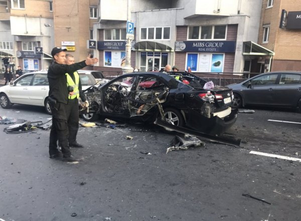 СМИ: во взорванной в Киеве машине вместе с боевиком находилась всемирно известная модель