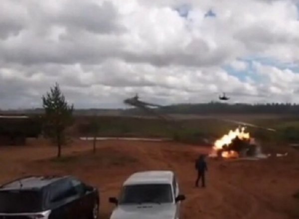 СМИ выяснили, почему вертолет Ка-52 открыл стрельбу по зрителям на учениях