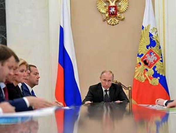 Путин предложил приравнять МРОТ к прожиточному минимуму уже с 2019 года