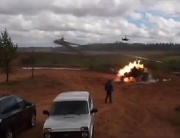 ВИДЕО, как на учениях "Запад-2017" вертолёт Ка-52 случайно открыл огонь по зрителям, появилось в Сети