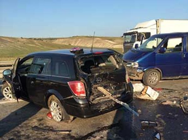 На трассе М-4 "Дон" под Воронежем в ДТП попали 34 машины, пострадали пять человек (ВИДЕО)