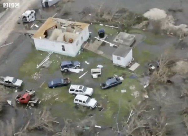 Ураган "Ирма", ударивший по Доминикане и Карибам, сейчас идет на США: 1 млн пострадавших (ВИДЕО)