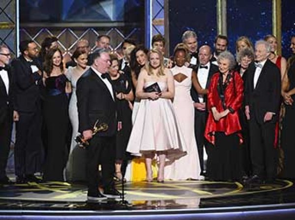 В Лос-Анджелесе наградили лауреатов телевизионной премии "Эмми"