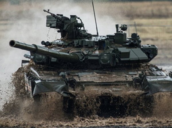 СМИ: на учениях в Белоруссии российские военные утопили танк