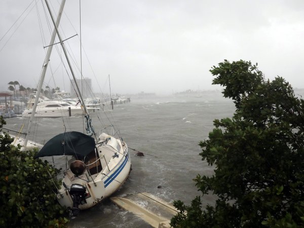 Ураган "Ирма" "забрал с собой океан" с пляжа Багамских островов (ФОТО, ВИДЕО)