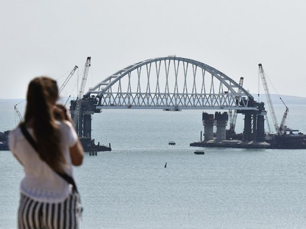 "Лучше б я не смотрел": украинского политика потрясла правда о строительстве моста в Крым