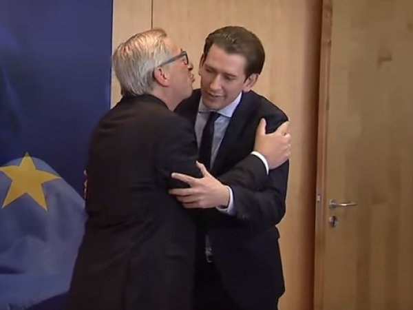 Будущий австрийский канцлер не стал целоваться с главой Еврокомиссии