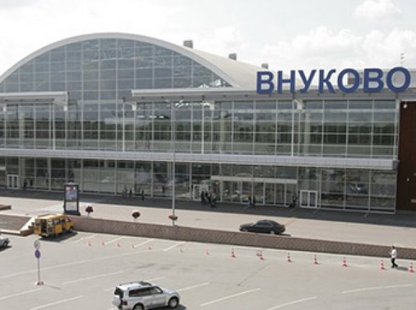 Летевший в Сургут Boeing-737 экстренно сел в аэропорту «Внуково» из-за дыма в кабине