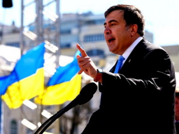 СМИ: Саакашвили поселился в палатке возле Верховной рады