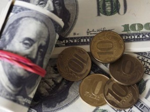 Курс доллара на сегодня, 24 октября 2017: судьбу рубля решат два центробанка - эксперты