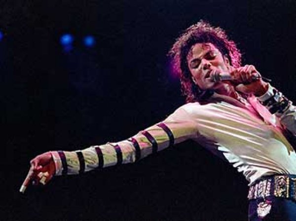 Майкл Джексон в пятый раз возглавил рейтинг самых богатых усопших знаменитостей по версии Forbes