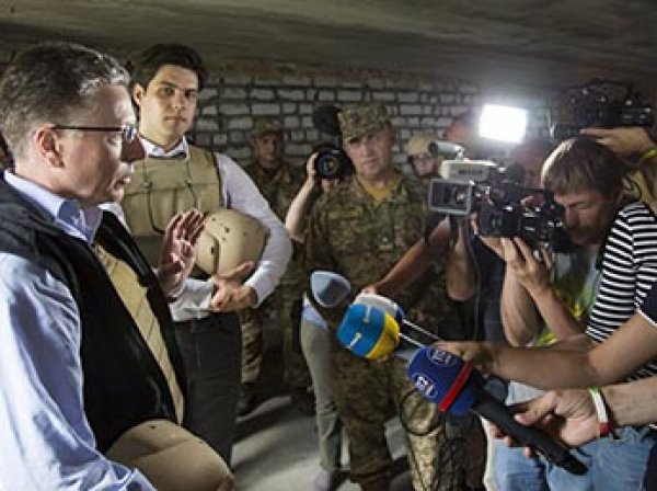 Порошенко поблагодарил США за "восстановление мира" на Донбассе