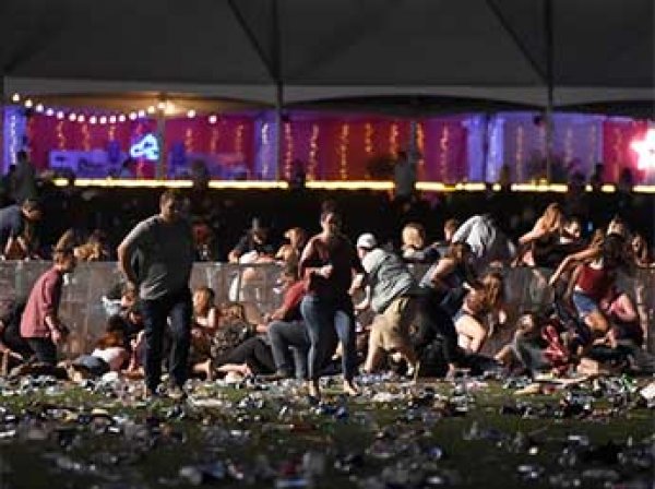 Миллионер Дэн Билзерян показал видео стрельбы в Лас-Вегасе с 20 убитыми и 100 ранеными