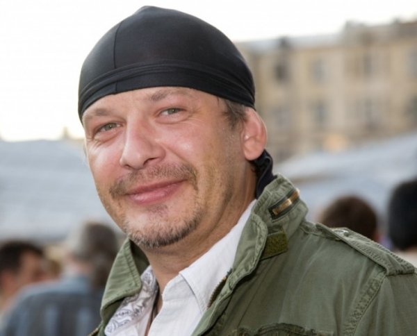 Актер Дмитрий Марьянов умер по дороге в больницу: причина смерти выясняется
