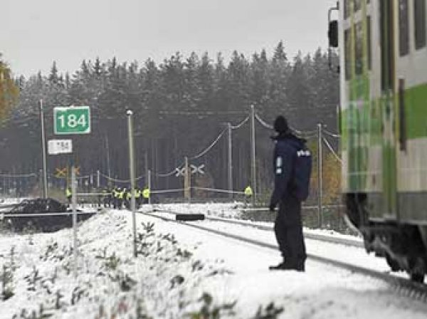 В Финляндии поезд протаранил БТР: погибли четыре человека