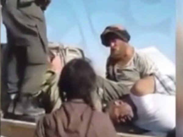 В Сети появилось видео пленения россиян боевиками ИГИЛ в Сирии