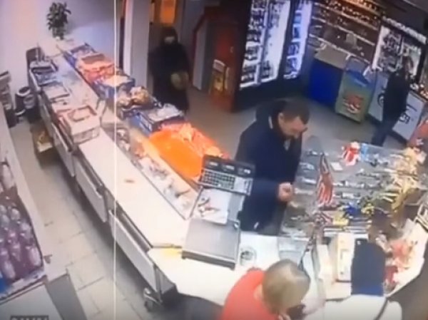 Вооруженный сын депутата партии Ляшко пытался ограбить продуктовый магазин в Киеве