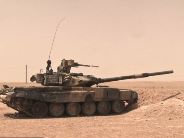 Боевики ИГИЛ похвасталось захваченным российским танком Т-90 в Сирии