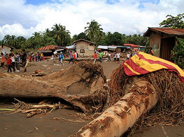 240 человек стали жертвами наводнений и оползней 
на Филиппинах
