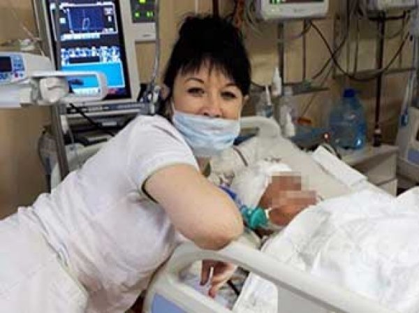 Скандал на Сахалине: медсестра устроила фотосессию на фоне немощных больных