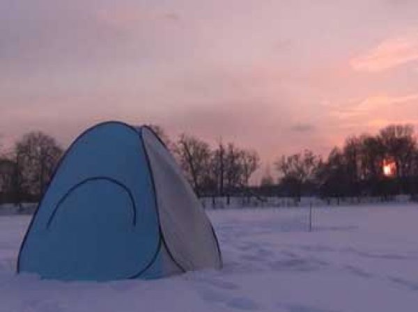 Под Барнаулом нашли палатку с телами двух рыбаков и девушкой в коме