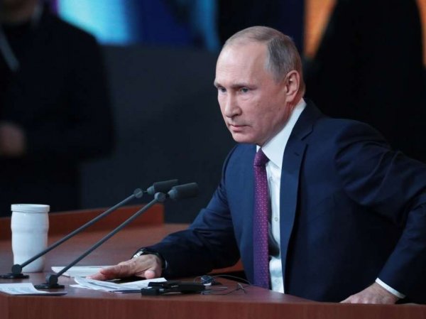 Путин ушел с заседания Совета по культуре и искусству из-за телефонного звонка