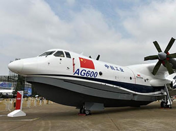 В Китае первый полет совершил крупнейший в мире самолет-амфибия
