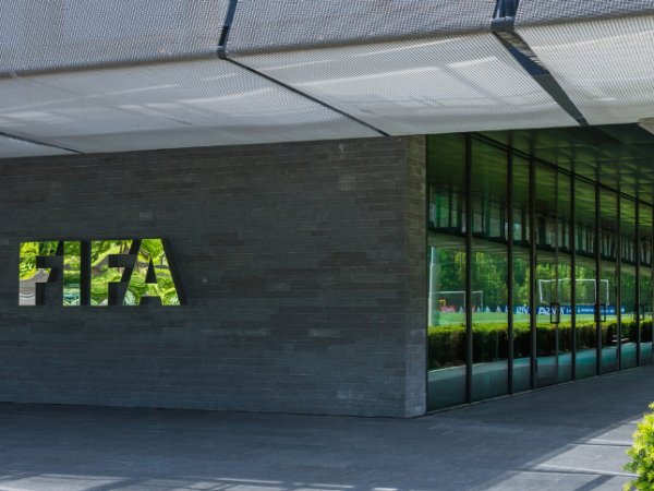 В FIFA займутся поиском царапин на допинг-пробах футболистов РФ
