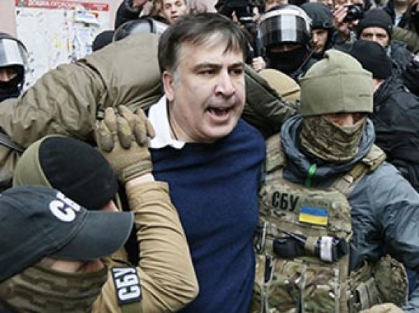 Сторонники Саакашвили отбили его от следователей СБУ