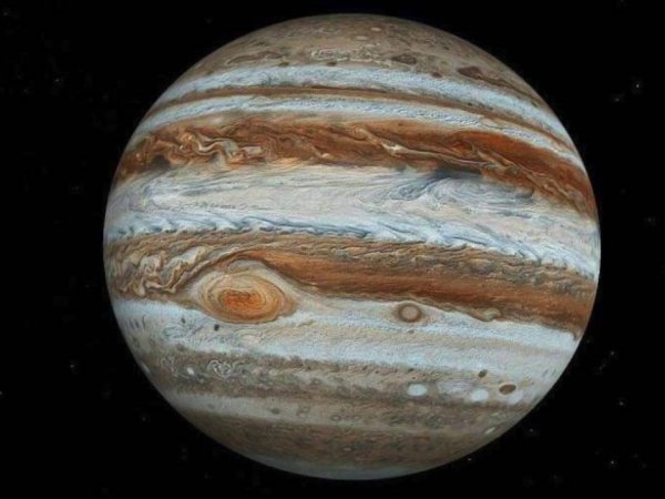 Ученые NASA показали уникальное фото облачного пояса Юпитера