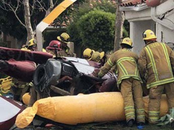 В США вертолет с пассажирами рухнул на жилой дом: есть жертвы