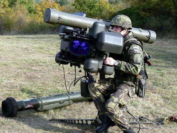 Эксперты рассказали о наличии у батальона "Азов" летального оружия из США