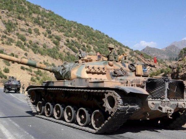 СМИ: в сирийский Африн вошли турецкие танки