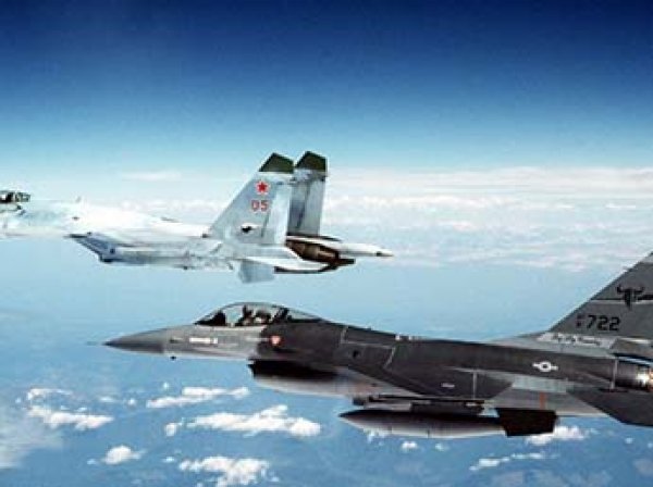 Госдеп призвал Россию прекратить "опасные" сближения с боевыми самолетами США