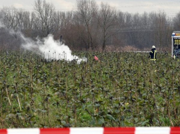 В небе над Германией столкнулись вертолет и самолет: погибли 4 человека