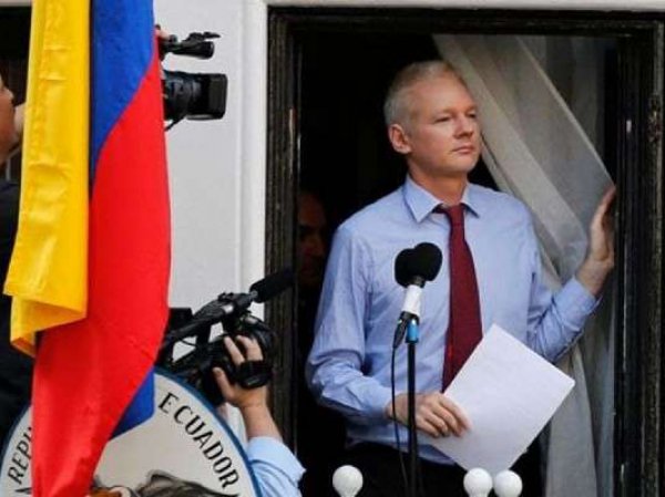 В посольстве Эквадора пожаловались на плохо пахнущего Ассанжа
