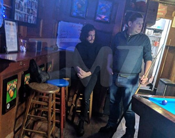 "Джон Сноу" устроил дебош в нью-йоркском баре