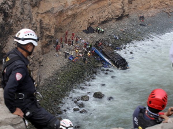 Жертвами аварии на «повороте дьявола» в Перу стали 48 человек