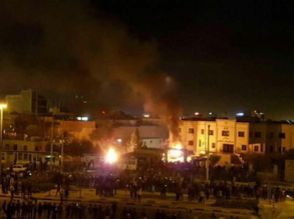 Число жертв столкновений в Иране достигло 20 человек