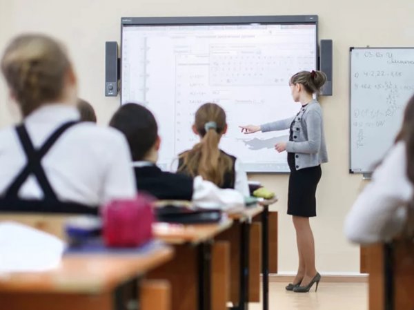 Ученикам московской школы запретили ходить в туалет во время урока без справки