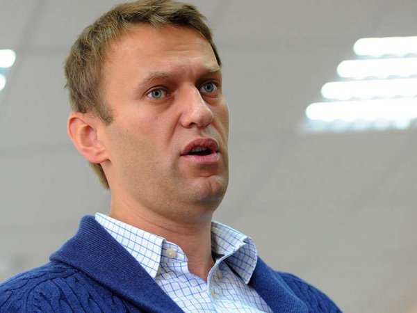 Навальный обвинил Собчак в подделке 99% подписей