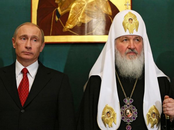 Патриарх принял от Путина белые розы и объяснил, почему Церковь "вся в золоте"