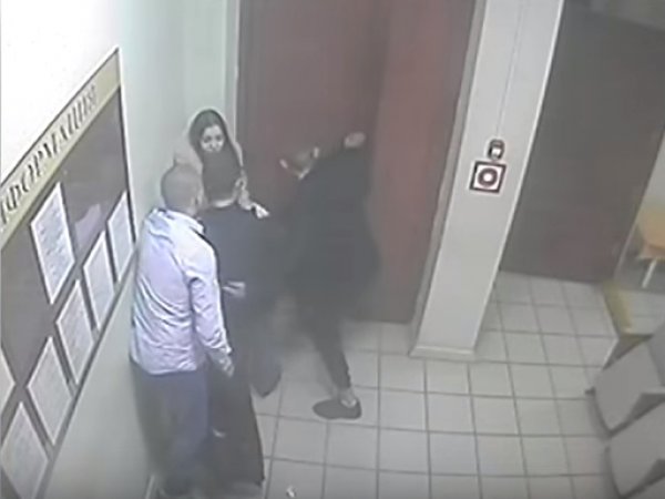 Опубликовано видео избиения врачей в больнице Липецкой области